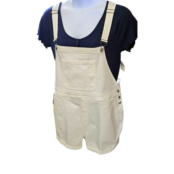 TORRID BRAND NEW Plus Size Lightweight White Denim Shorttall Jean Overall Shorts - Picture 4 of 16